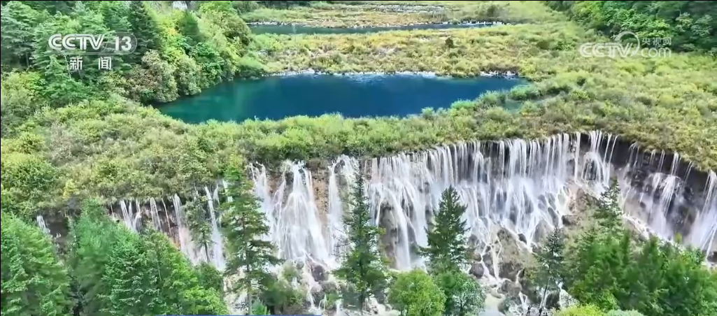 各地假日经济热力十足 多组数据勾勒消费市场“活力图景”